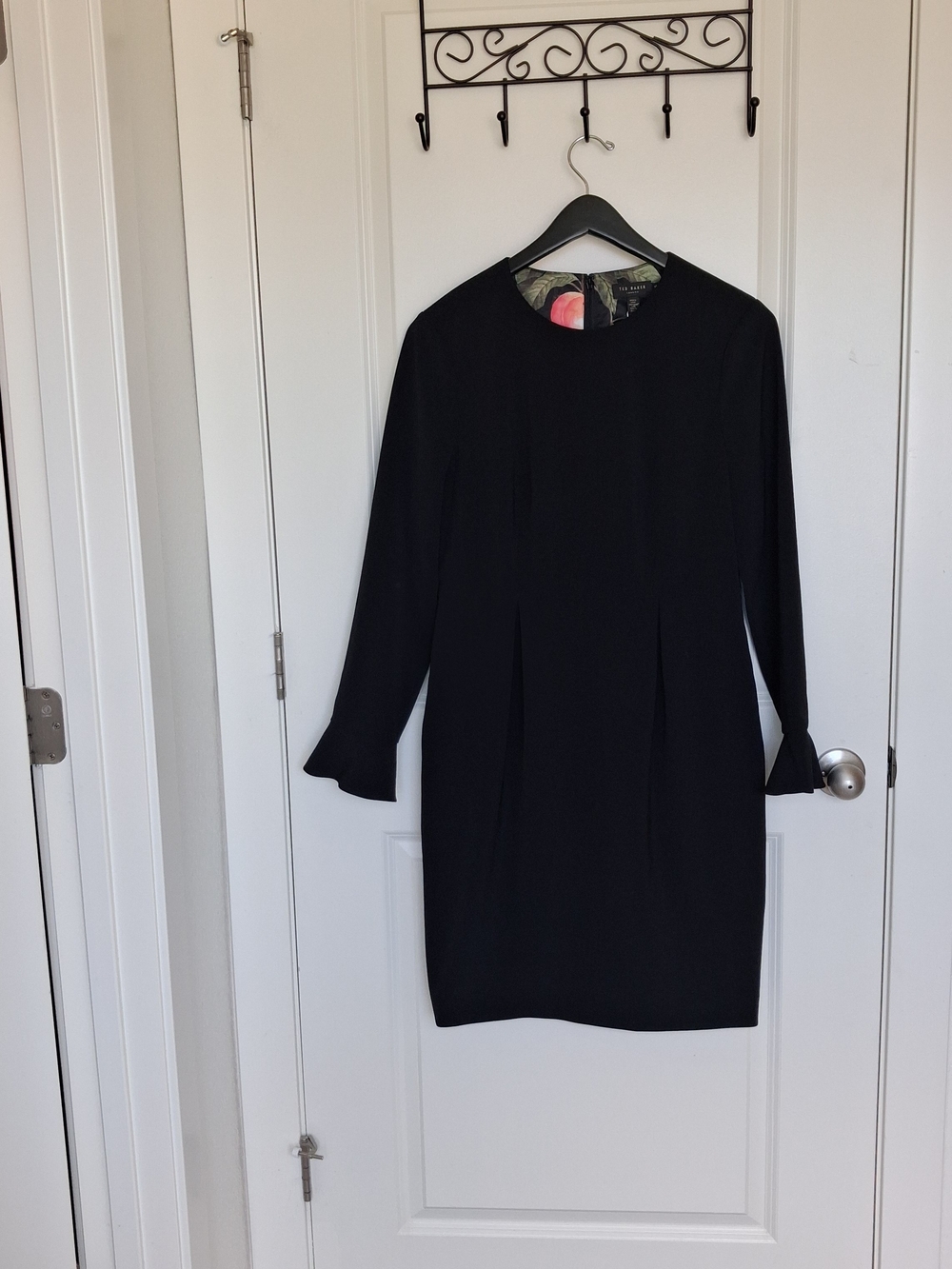 Ted Baker Sz 4 (Us 8-10) London Black YULID Fluted Bell Cuff Sheath Dress NWT